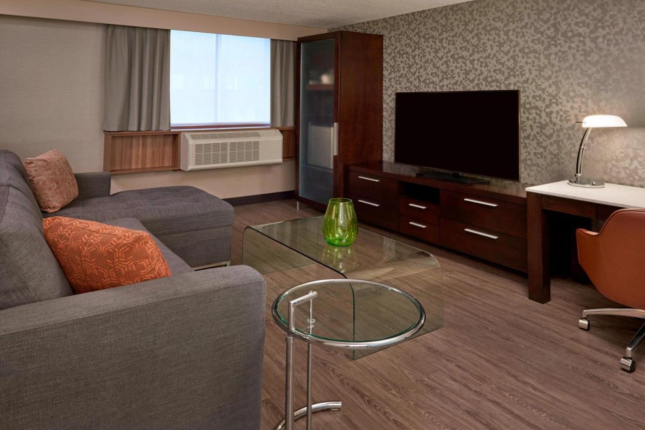 Fairfield Inn By Marriott Montreal Downtown Екстер'єр фото