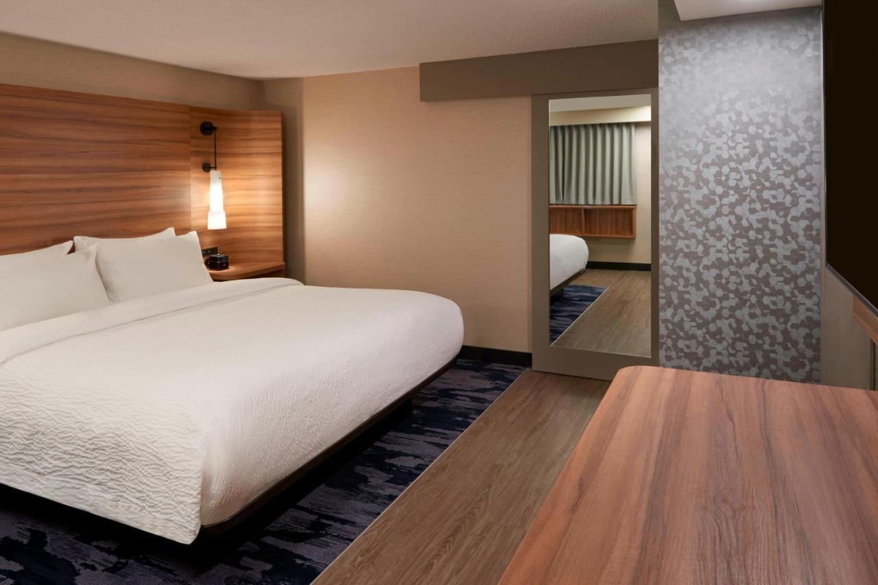 Fairfield Inn By Marriott Montreal Downtown Екстер'єр фото
