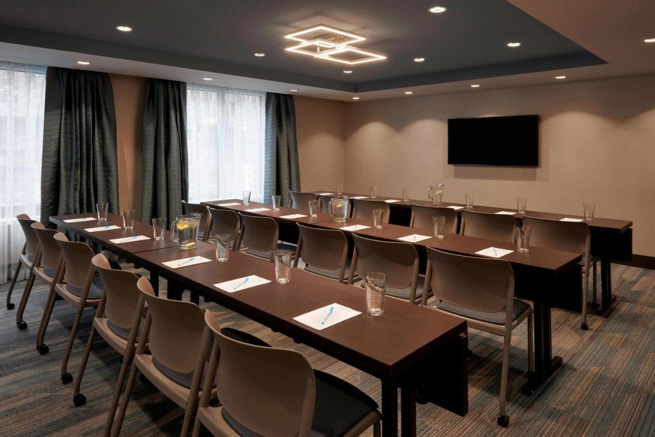 Fairfield Inn By Marriott Montreal Downtown Екстер'єр фото