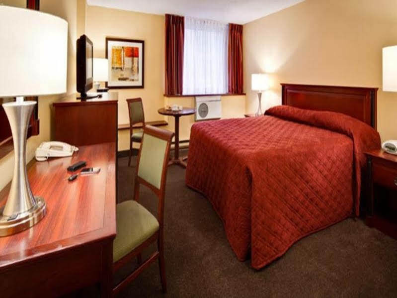 Fairfield Inn By Marriott Montreal Downtown Екстер'єр фото